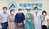 8월 4일 전인호 서울아산병원 국제사업실장, 벨릴레 에스와티니 왕실 주치의(오른쪽 두 번째, 세 번째)를 비롯한 방문단과 배석자들