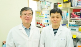 지스트 김민곤 교수, 홍동구 연구원(왼쪽부터) 