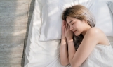 성인, 노년층에서 수면의 질과 걸음걸이에 대한 연구가 있다.