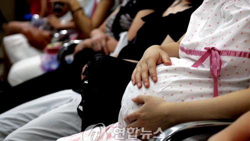 화이자 백신, 임산부 대상으로 첫 임상시험 착수