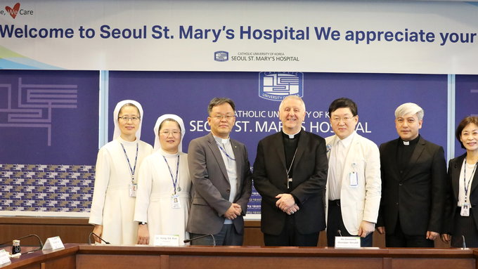 로마 교황청 교육성장관 주세페 베르살디 추기경, 서울성모병원 방문