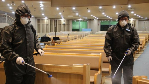 개신교·천주교, 코로나19 확산 우려 오프라인 예배 중단