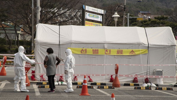 26일 국내 코로나19 신규 확진자 1만4168명