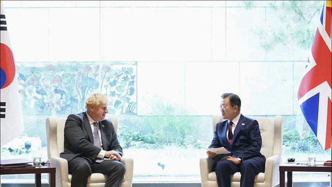 한국, 영국으로부터 화이자 백신 100만 회분 공급받는다