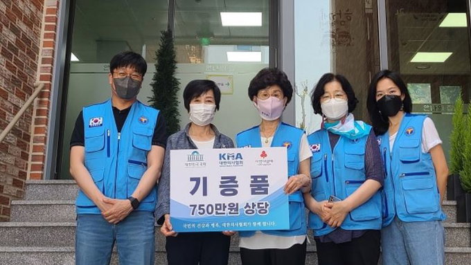 의협, 어려운 이웃 위해 성남 안나의 집 무료급식 봉사