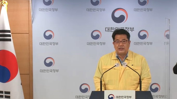 신규 확진자 소폭 증가, 당국 "코로나19 방역 완화에도 유행 감소세 지속"