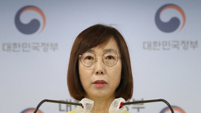 실내마스크 해제 본격 논의…백경란 "내년 1~3월 사이"