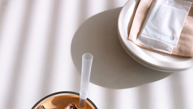 "하루 2잔 넘는 커피, 적게 마시는 것보다 고혈압 위험 낮아"