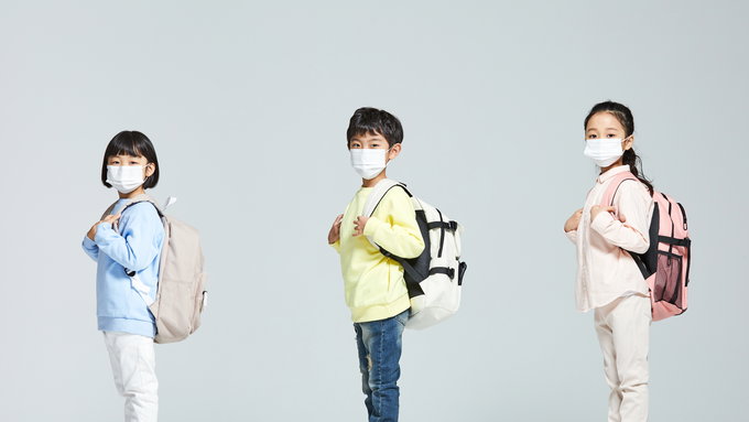 개학하면서 코로나19 더 확산될 것으로 전망
