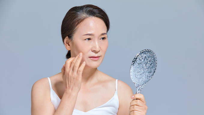 갑자기 얼굴에 털이? 폐경기 증상 때문