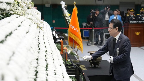 김영록, 완도 순직 소방관 추모…경선 일정 마무리