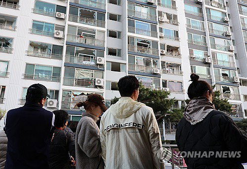 청주 LP가스 폭발: 300건 육박 피해 신고, 16명 부상&hellip;신고 건수 증가 전망