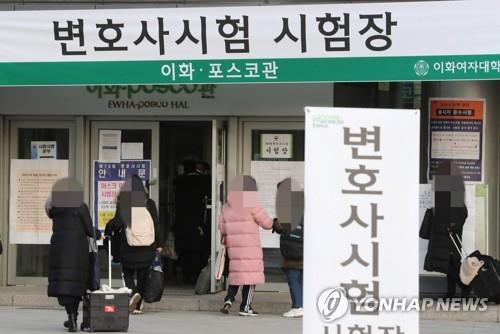 다수 반대에도 '합헌' 역설, 모성 보호 외면한 변시 딜레마