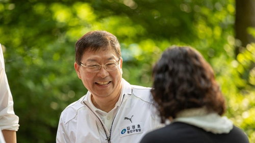 "유아차 러닝", 영유아 가구 건강 증진 새 정책 지평 열다