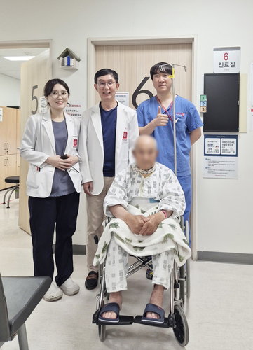 100세 직장암 3기 로봇수술 10일 만 퇴원…초고령 암 치료 새 지평