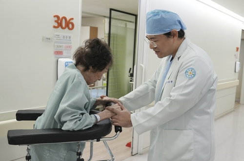 101세 고령 환자, 고관절 인공관절 성공…의료 새 지평 열다