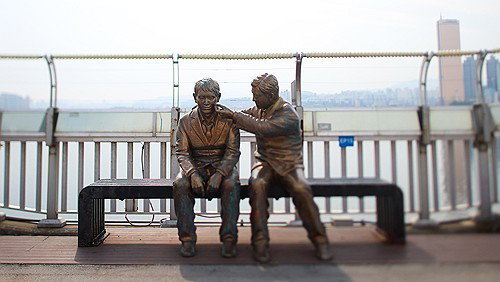자살률 낮은 도시의 역설, '복지 연결망'이 생명 살렸다