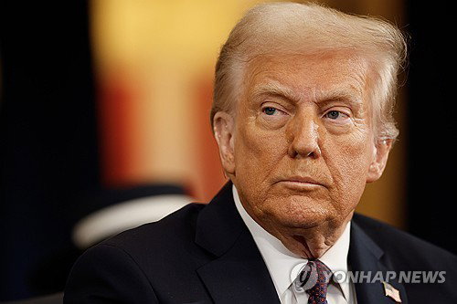 美 '원투쓰리 펀치'…에볼라와 '거래' 요구