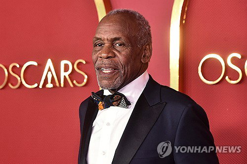 대니 글로버 알츠하이머 고백, 질병 낙인 허물고 인식 전환점 될까