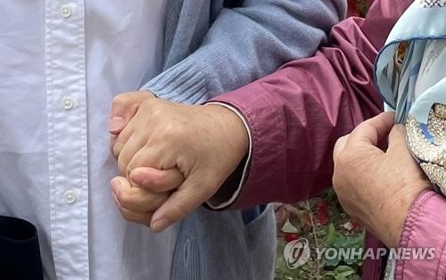 재가 요양, 요양병원 입소 32%↓... '돌봄은 투자'