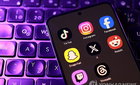 우울증, SNS '좋아요' 갈구: 정신 건강의 경고