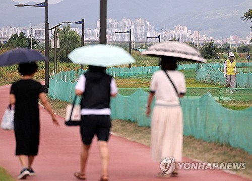 이틀 새 5명 온열질환…폭염 속 고령층 의료 비상