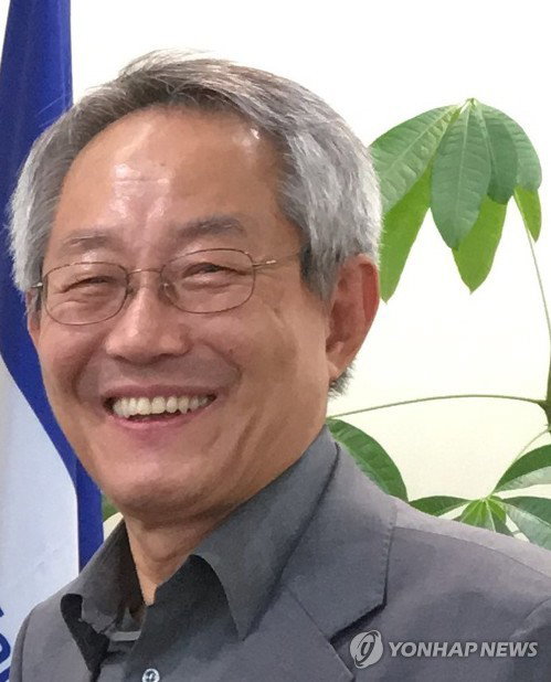 '칼로리 잊어라' 엄융의 교수의 K-건강법…장수 식단 핵심은 '질'