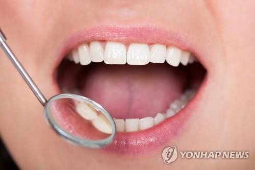 작은 습관의 큰 힘…치실·치간칫솔, 뇌졸중 위험 23% 감소