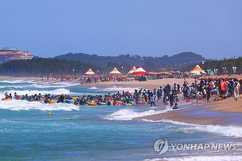 '청정 휴가 약속' 양양 해변, 대장균·중금속 '안전' 입증