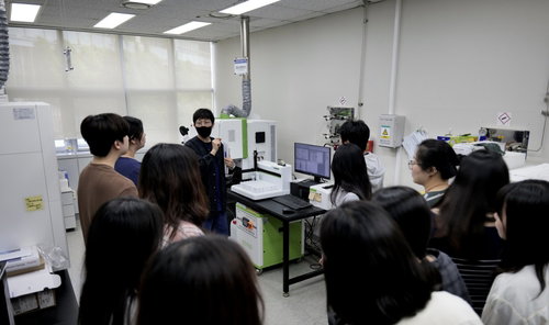 서울시보환연, 미래 보건·환경 핵심인재 14명 양성…의약품 등 첨단 분석 실무 18개월