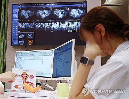 인권위 '난임휴직 차별' 판단, 저출생 해법 공공 유연성 필요