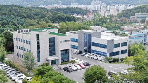 알테오젠, 코스피 이전 전격 유보… '3천600억 순유출' 막고 30% 무상증자로 주주 환원