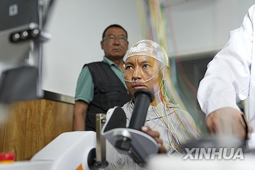 '동전 칩' BCI, 中서 상용 이식…4개월만 '의료 혁명'