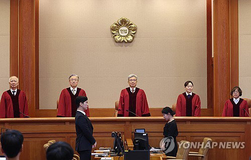 7만9천원 전자담배 절도 기소유예, 헌재 전원일치 '취소'…검찰 수사 경종