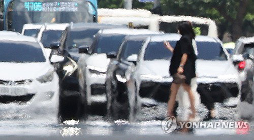 전북 '살인 폭염' 35.9도, 온열질환 87명…보건 비상 경고