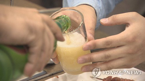 남성 음주 '안도' 속 여성 급증 '경고등'... OECD 폭음 5위, 맞춤형 정책 시급