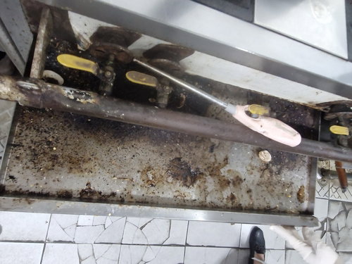 전북 여름 먹거리 비상: 불량 36곳, 식중독 경고등