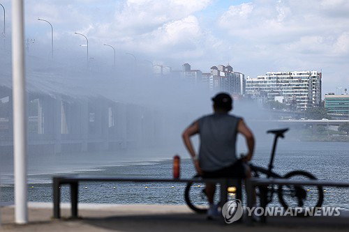 서울 폭염경보, 온열질환 144명 '보건 비상'