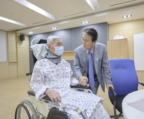 백수 참전용사 위문, 중앙보훈병원이 제시할 '끝없는 예우' 의료