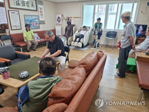 재난폭염 속 어르신 보호, 경로당 6,363곳 '밤 9시 피난처' 가동